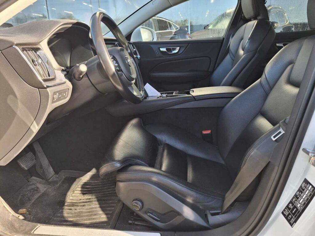 Volvo V60 2020 