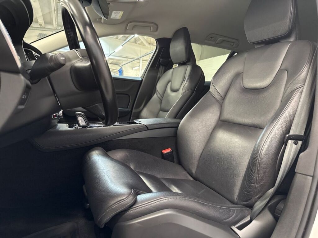 Volvo V60 2020 
