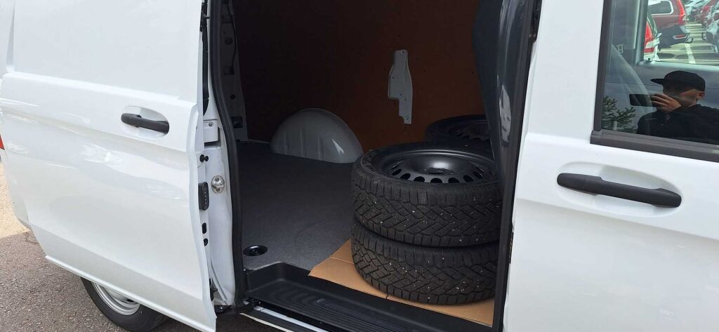 Mercedes-Benz Vito 2024 Valkoinen