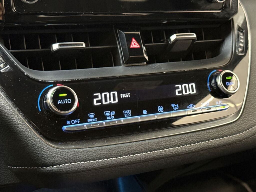 Toyota Corolla 2022 Valkoinen