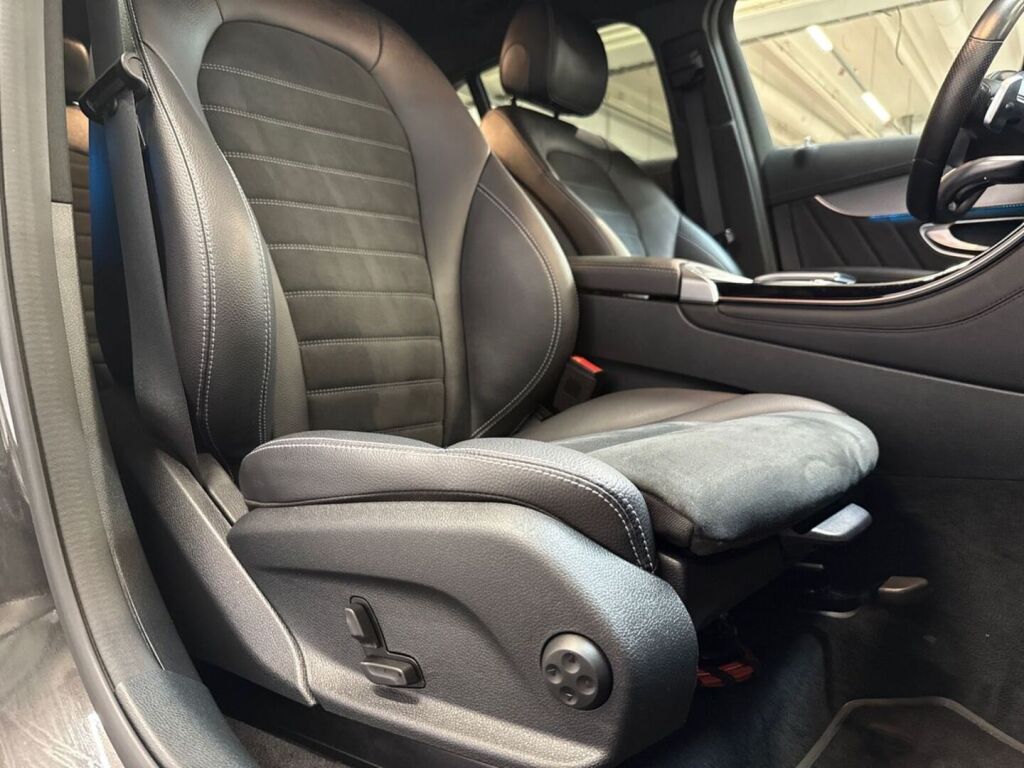 Mercedes-Benz EQC 2022 Musta