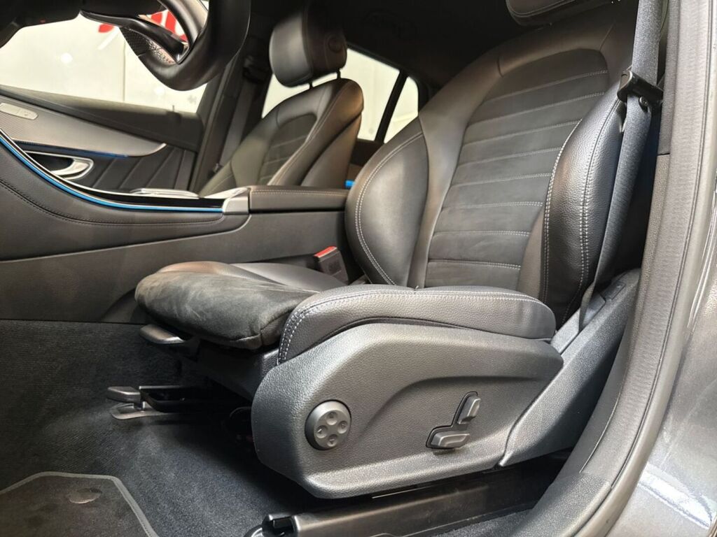 Mercedes-Benz EQC 2022 Musta