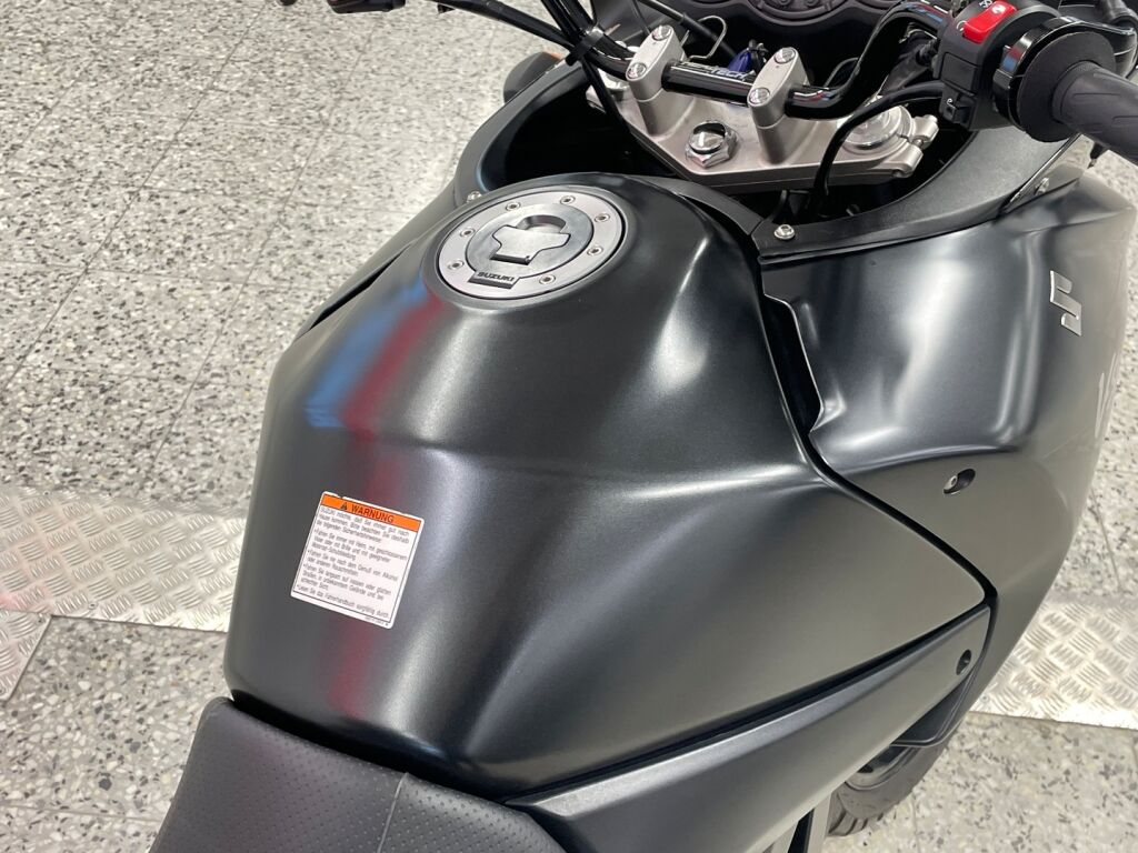 Suzuki DL 2006 Musta