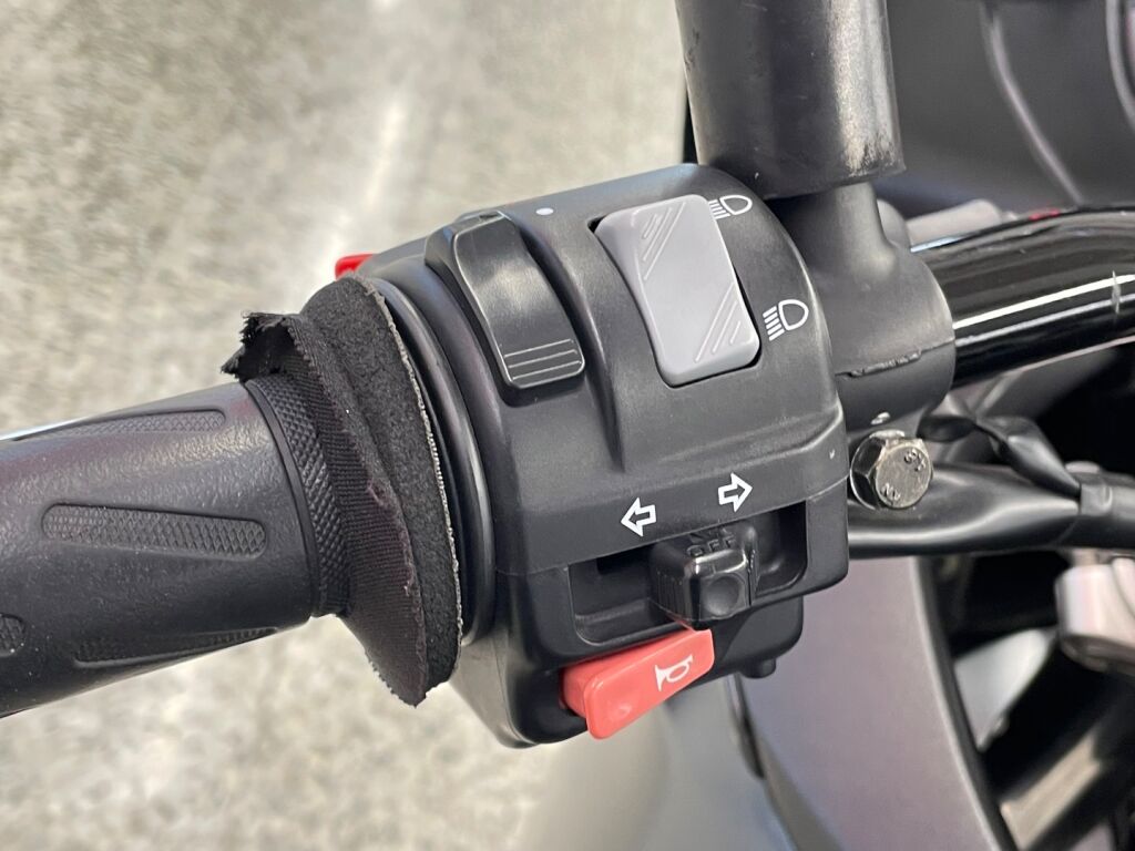 Suzuki DL 2006 Musta