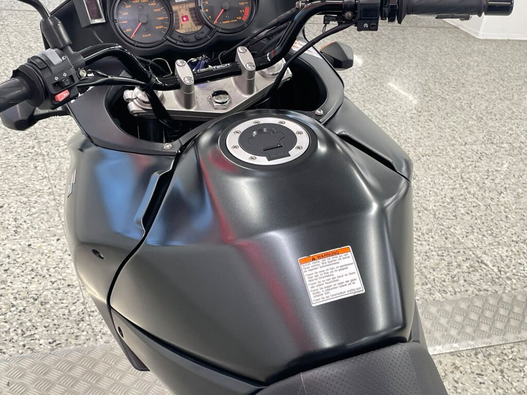 Suzuki DL 2006 Musta