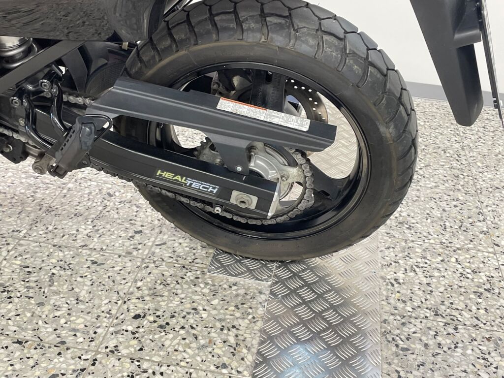 Suzuki DL 2006 Musta