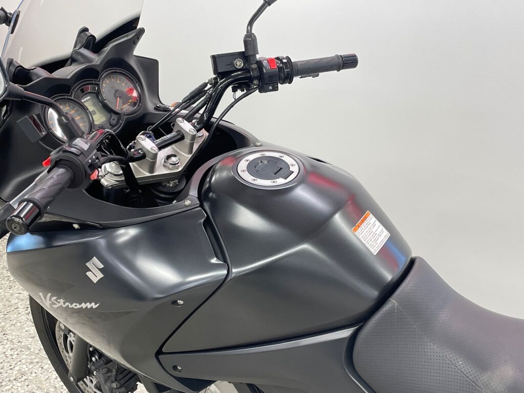 Suzuki DL 2006 Musta