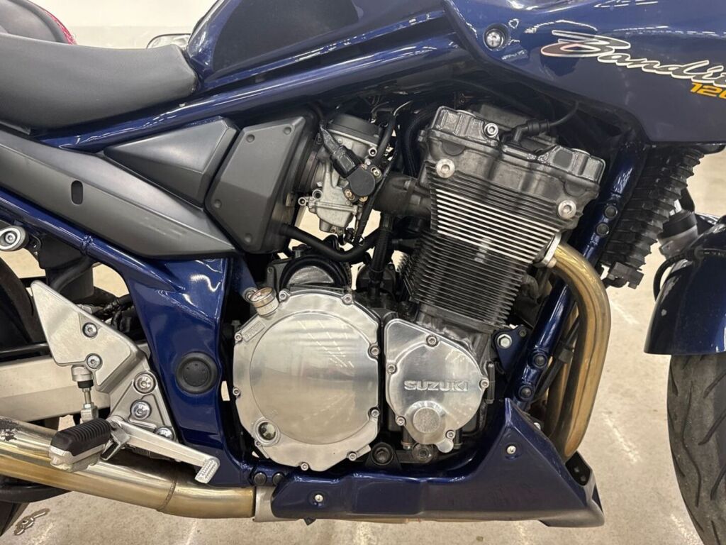 Suzuki GSF 2006 Sininen