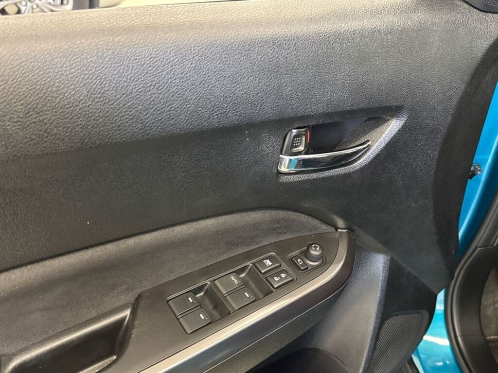 Suzuki Vitara 2024 Sininen