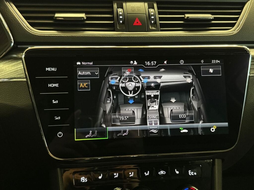 Skoda Superb 2020 Sininen