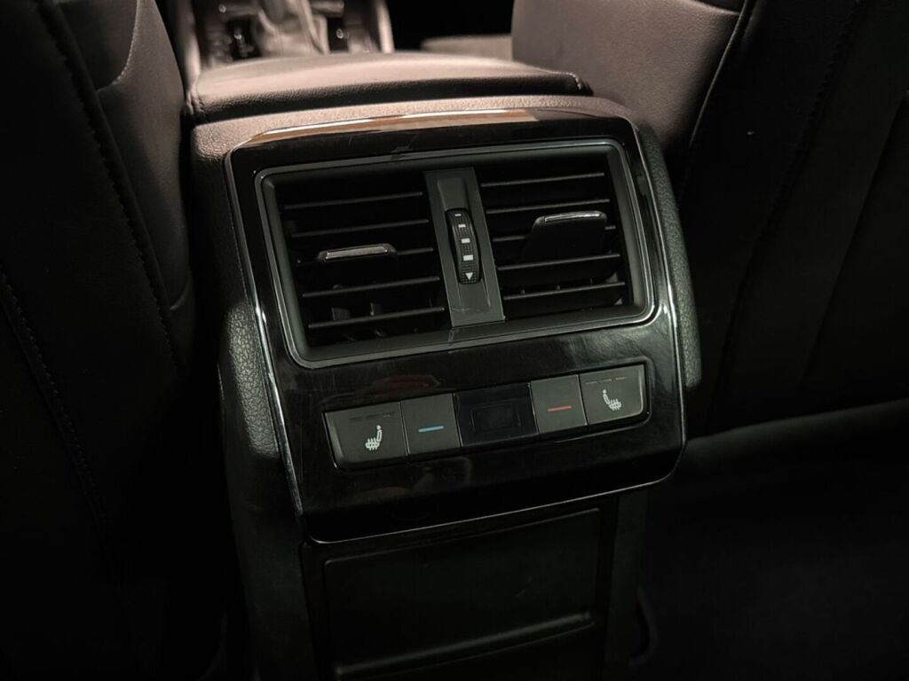 Skoda Superb 2020 Sininen