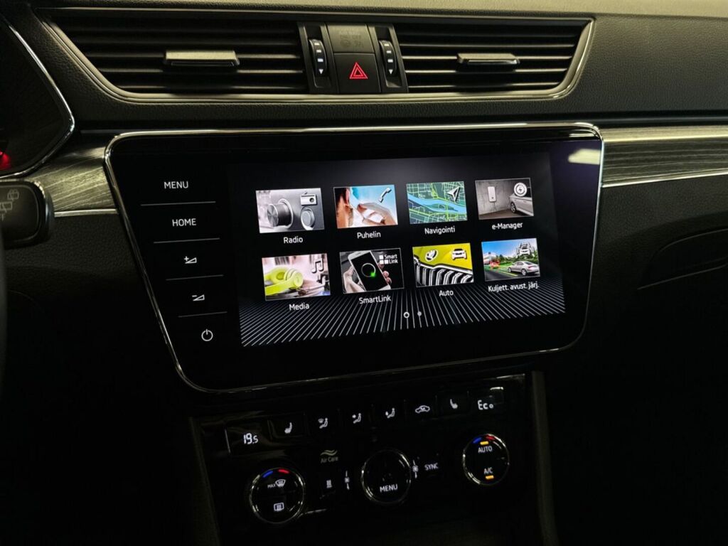 Skoda Superb 2020 Sininen