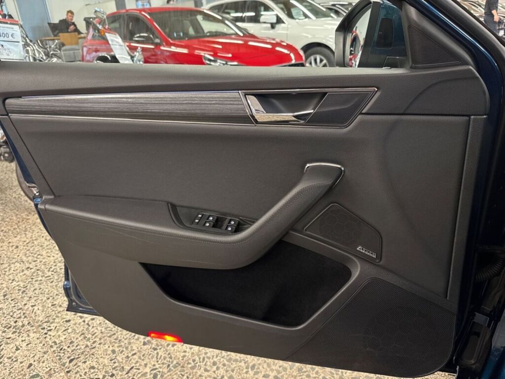 Skoda Superb 2020 Sininen