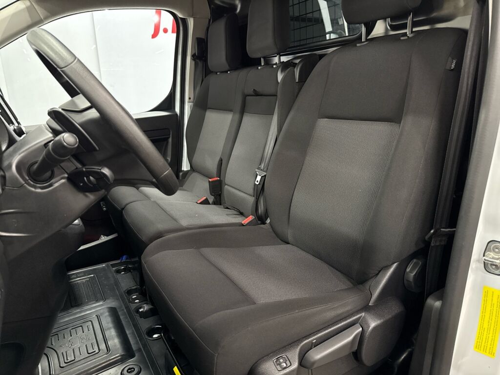 Toyota Proace 2024 Valkoinen