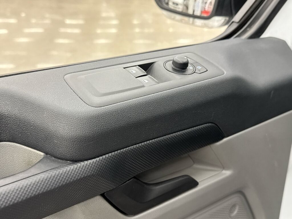 Ford Transit Custom 2024 Valkoinen