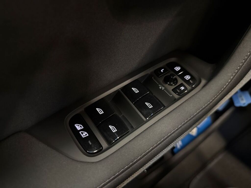 Polestar 2 2024 Harmaa