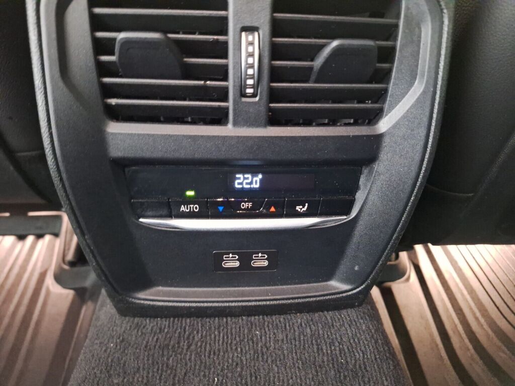 BMW 330 2020 Valkoinen