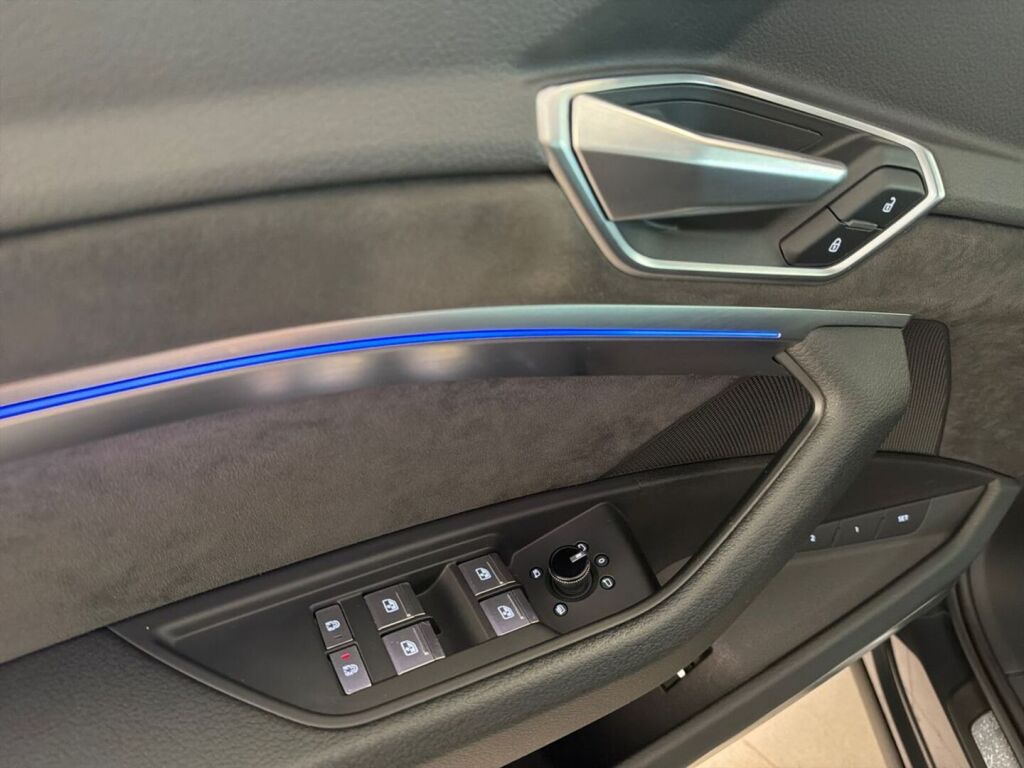 Audi e-tron 2021 Harmaa
