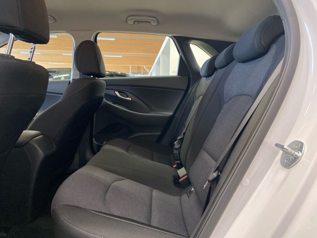 Hyundai i30 Hatchback 2024 Valkoinen