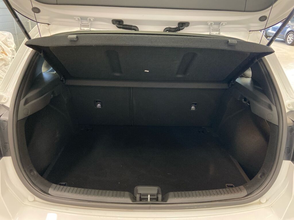 Hyundai i30 Hatchback 2024 Valkoinen