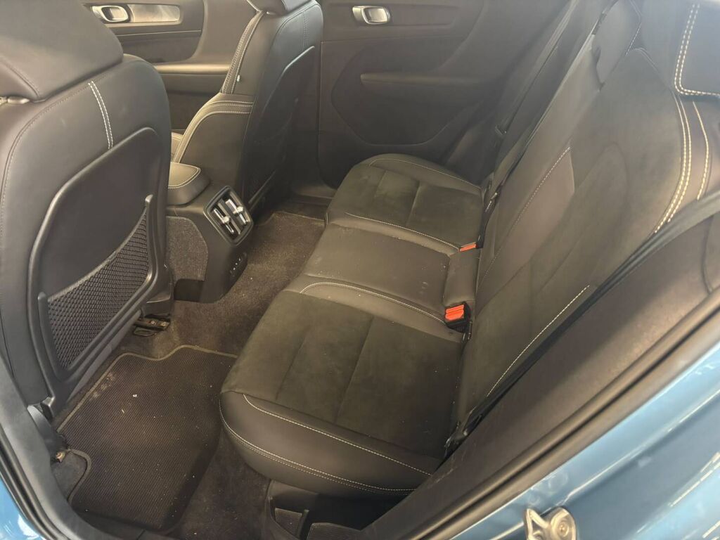 Volvo C40 2022 Sininen