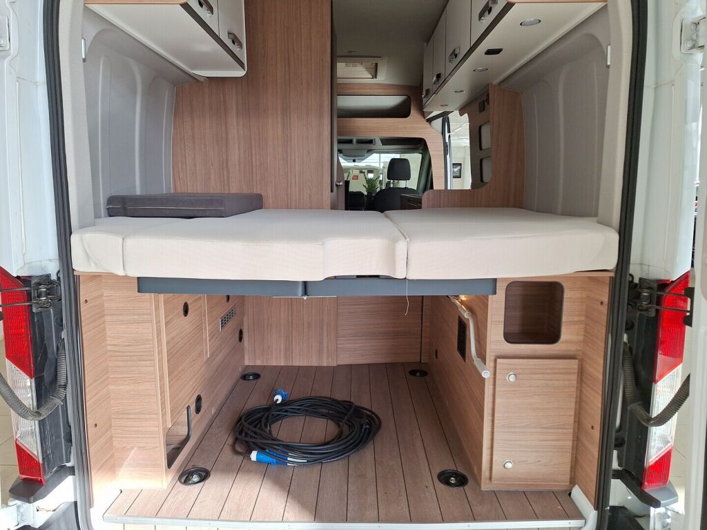 Weinsberg CARABUS 2024 Valkoinen