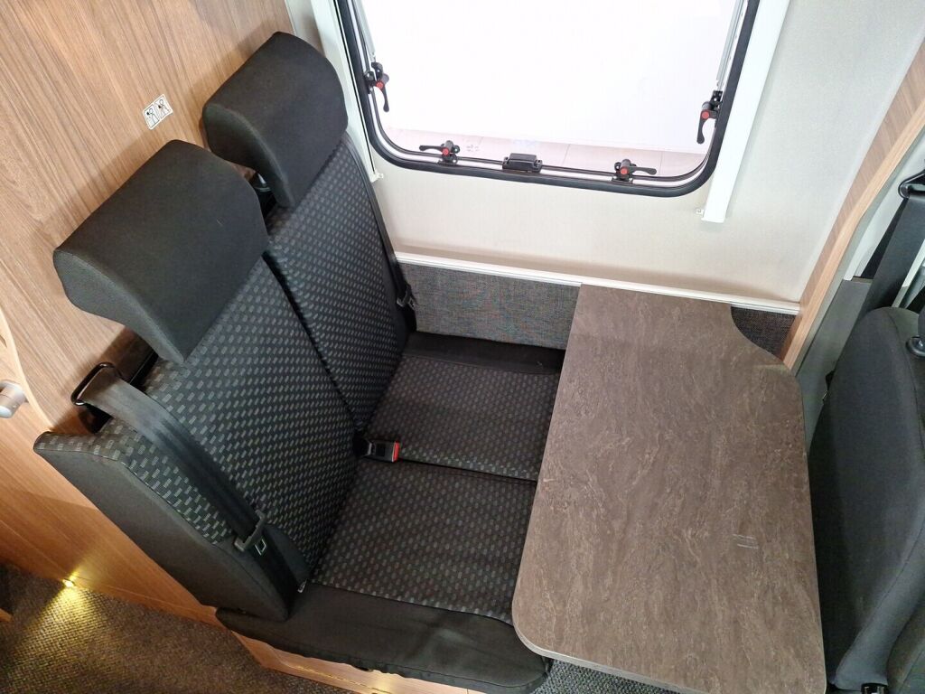 Weinsberg CARABUS 2024 Valkoinen