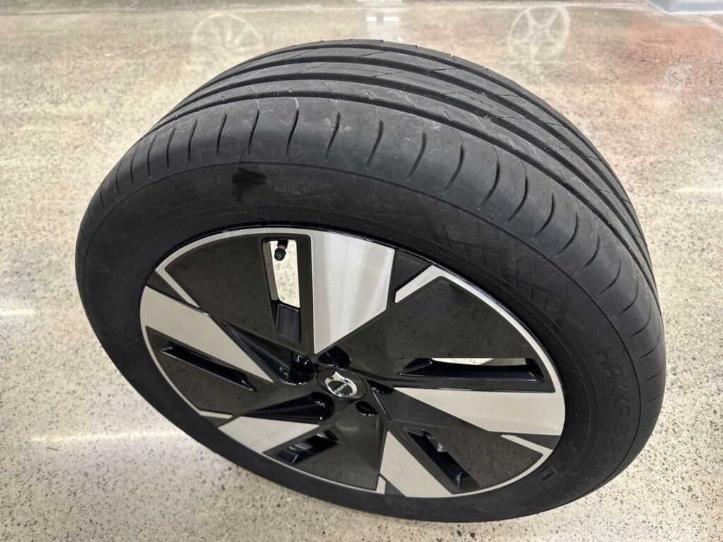 Volvo XC40 2024 Harmaa
