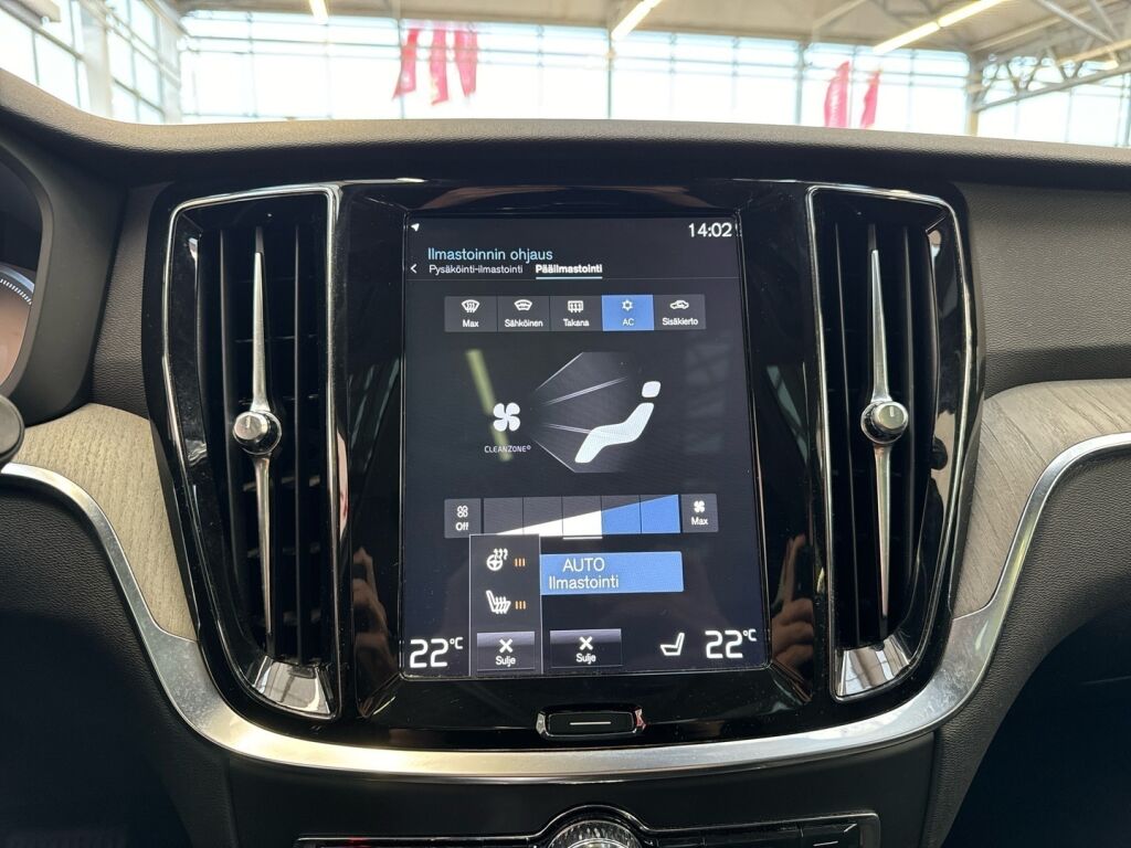 Volvo V60 2020 Musta