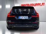 Volvo V60 2020 Musta
