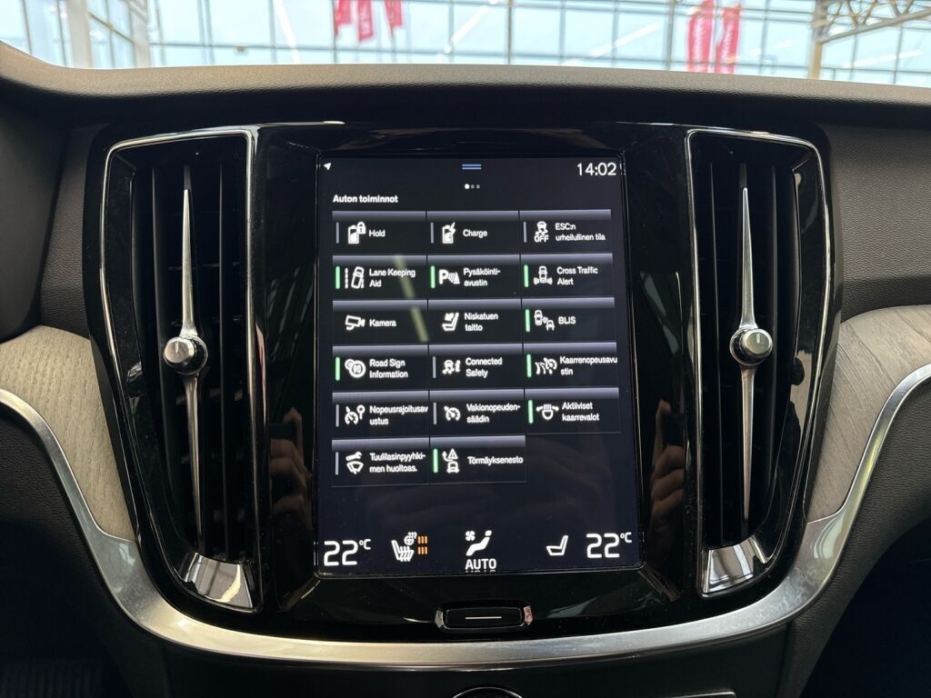 Volvo V60 2020 Musta