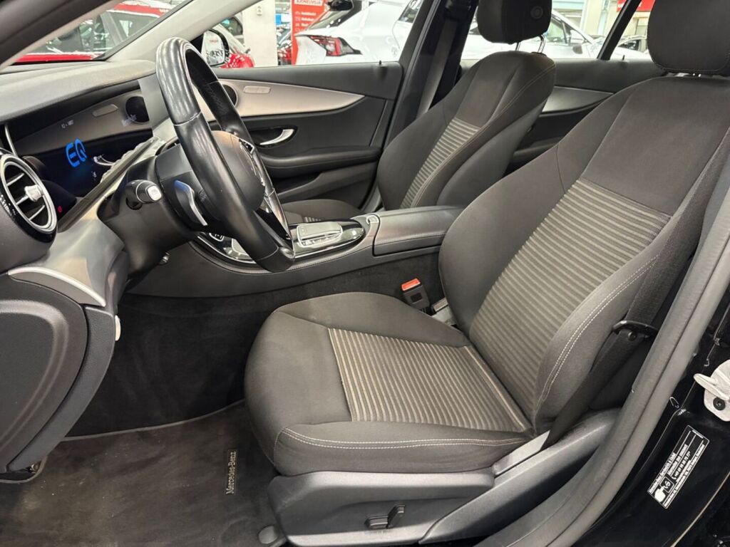 Mercedes-Benz E 2021 Musta