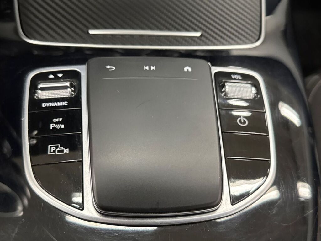 Mercedes-Benz E 2021 Musta