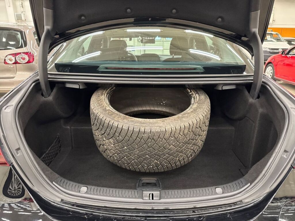 Mercedes-Benz E 2021 Musta