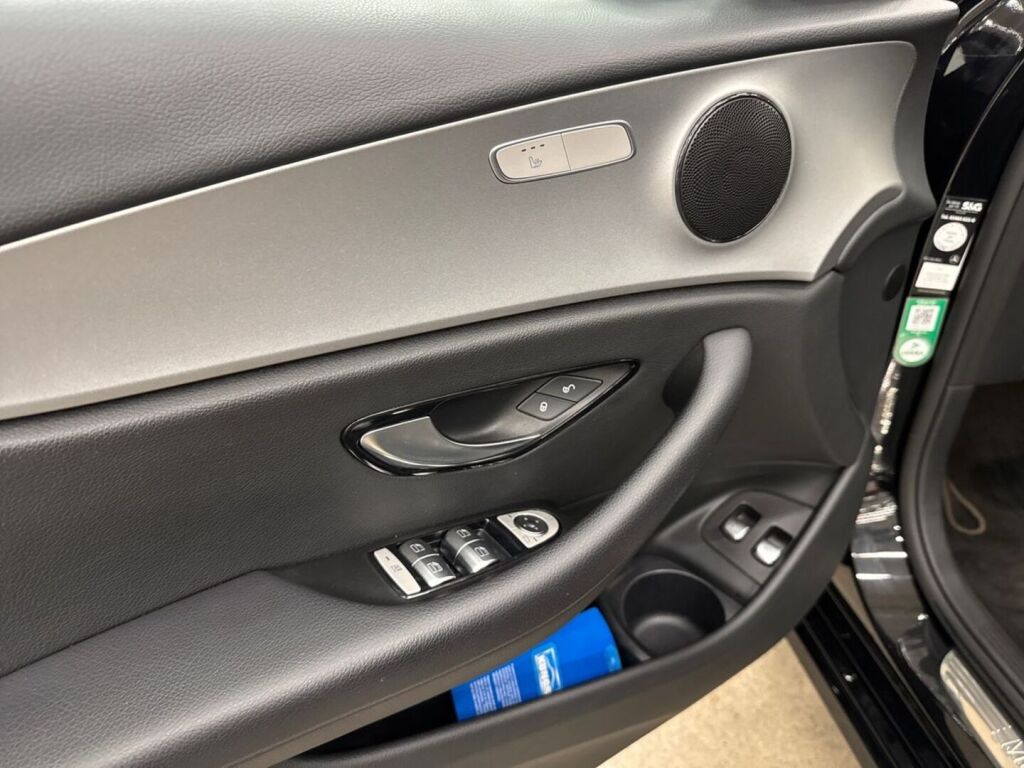 Mercedes-Benz E 2021 Musta