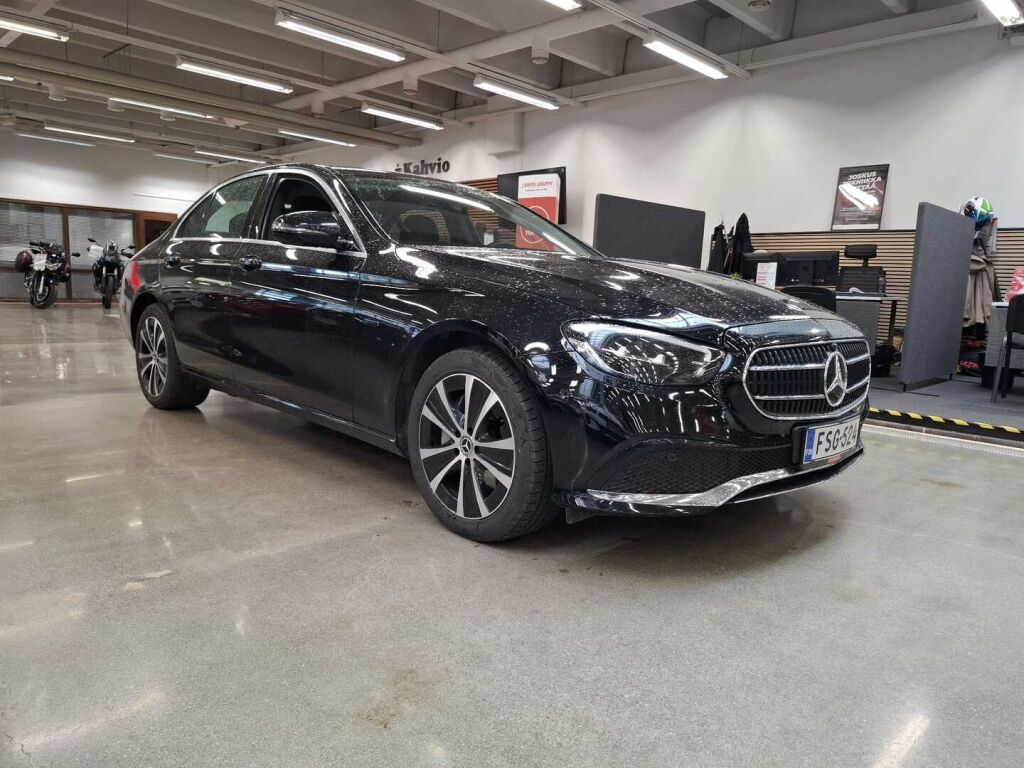 Mercedes-Benz E 2021 Musta