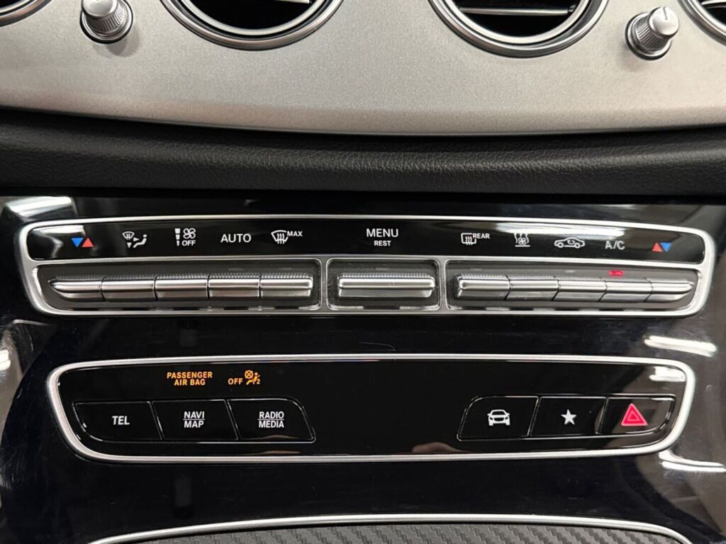 Mercedes-Benz E 2021 Musta