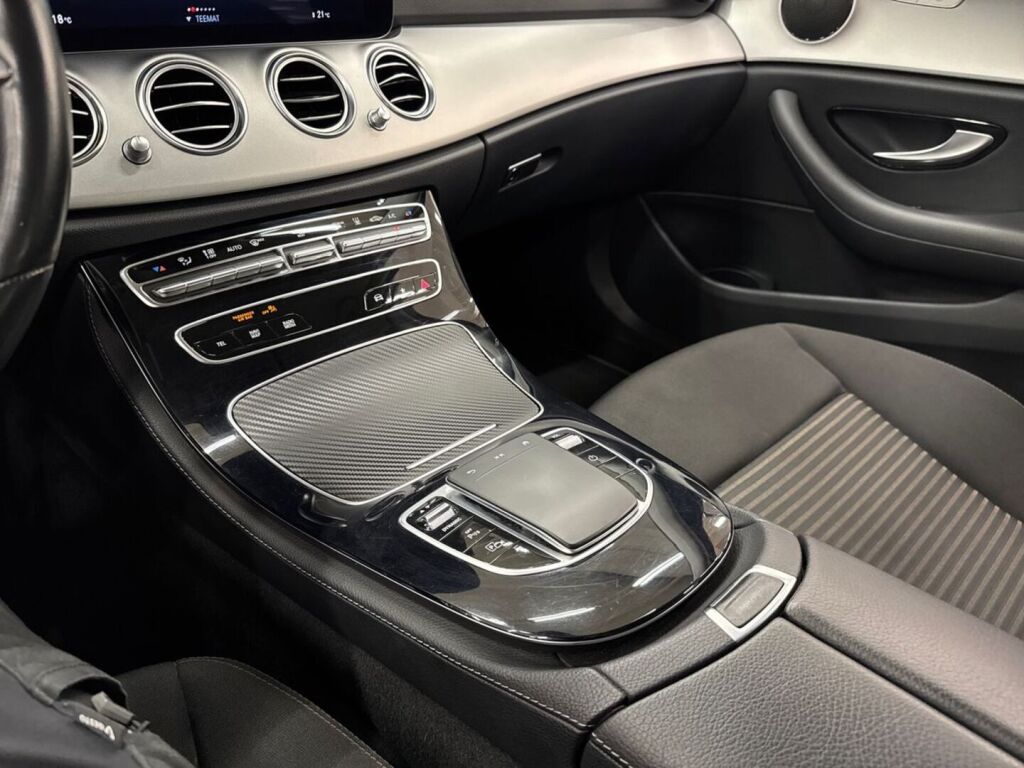 Mercedes-Benz E 2021 Musta