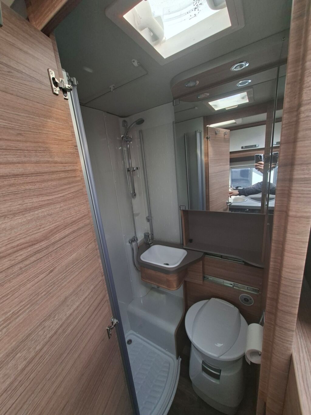 Weinsberg CaraCompact MEG 600 Pepper Edition 2025 Valkoinen