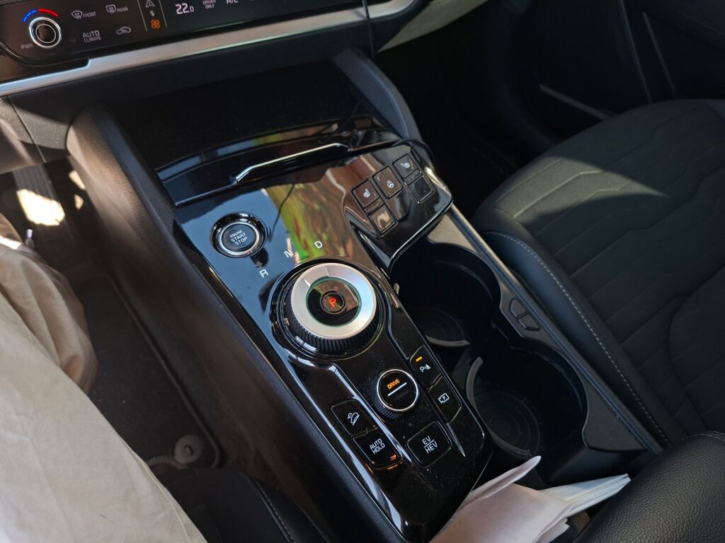 Kia Sportage 2022 Musta