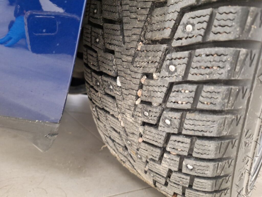 Tesla Model 3 2019 Sininen