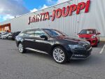 Skoda Superb 2021 Musta
