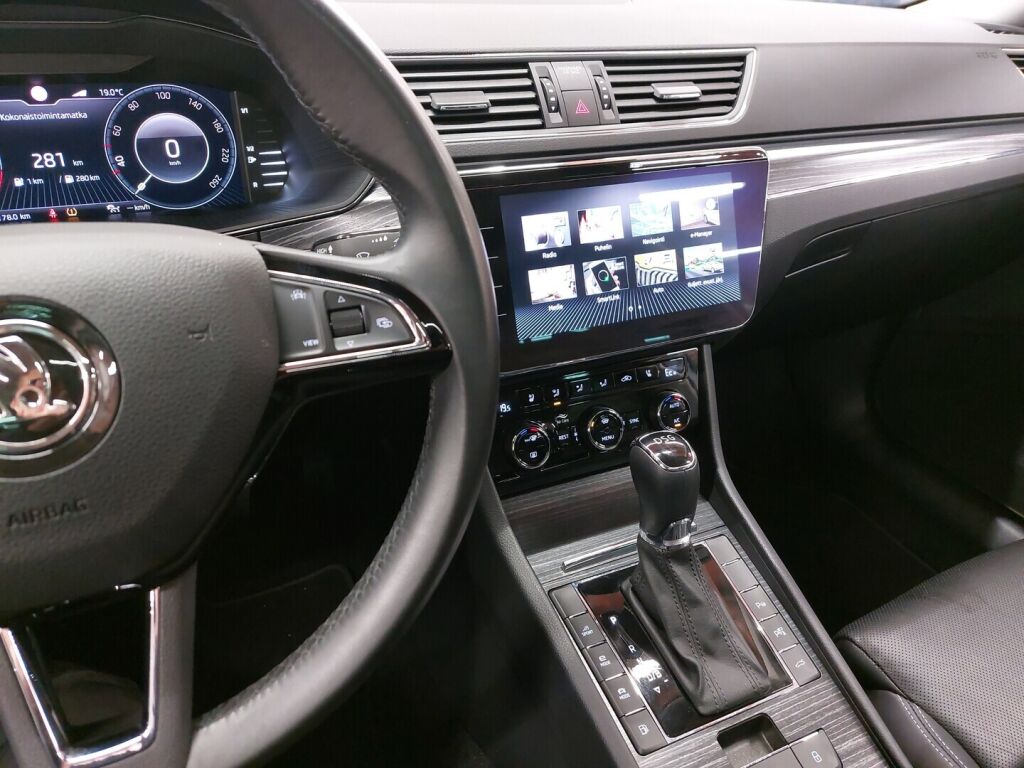 Skoda Superb 2020 Harmaa