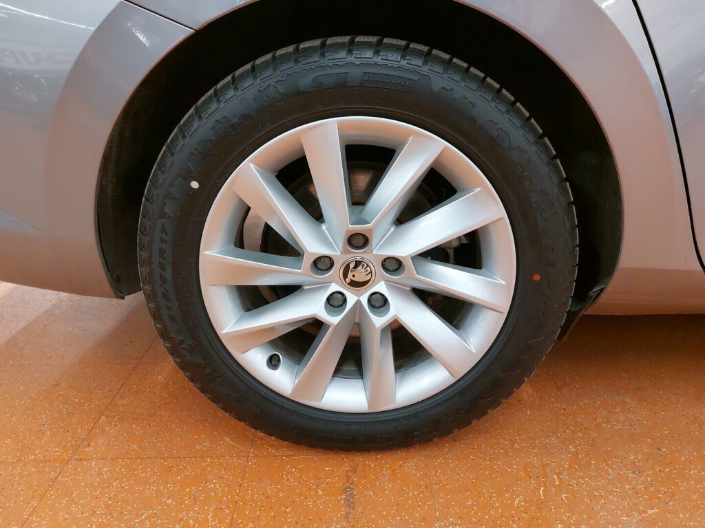 Skoda Superb 2020 Harmaa