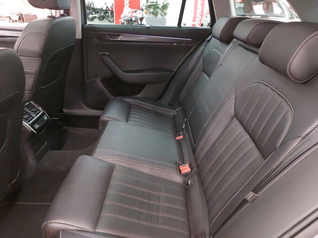 Skoda Superb 2020 Harmaa