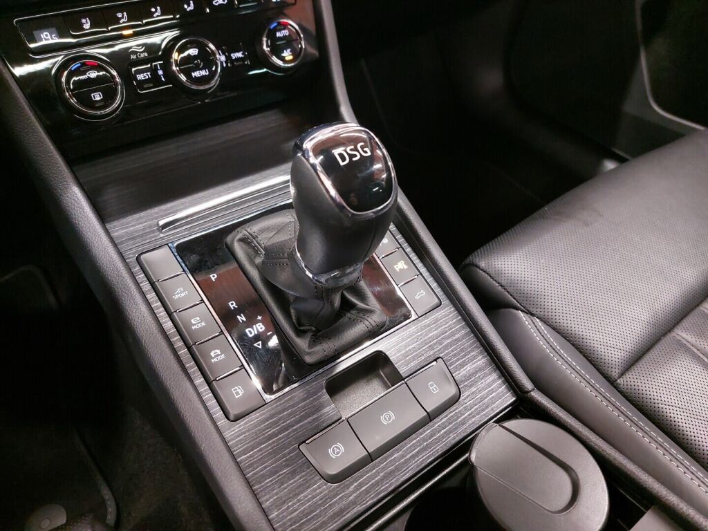 Skoda Superb 2020 Harmaa