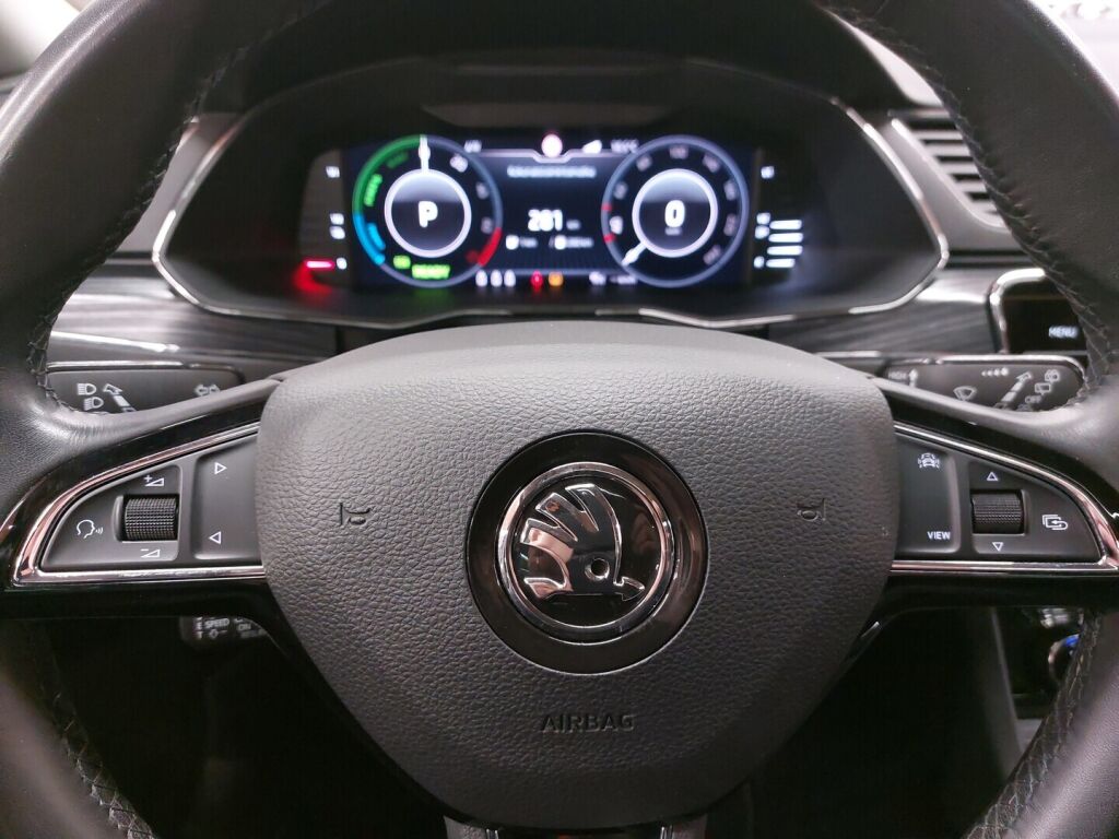 Skoda Superb 2020 Harmaa