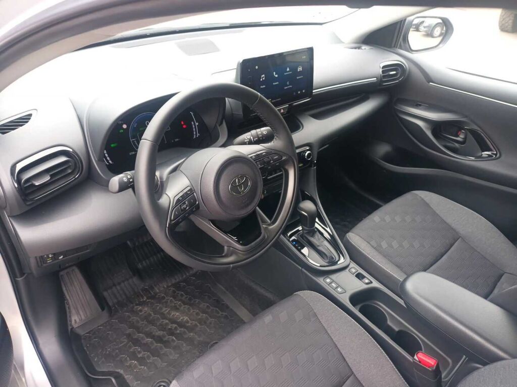 Toyota Yaris 2025 Hopea