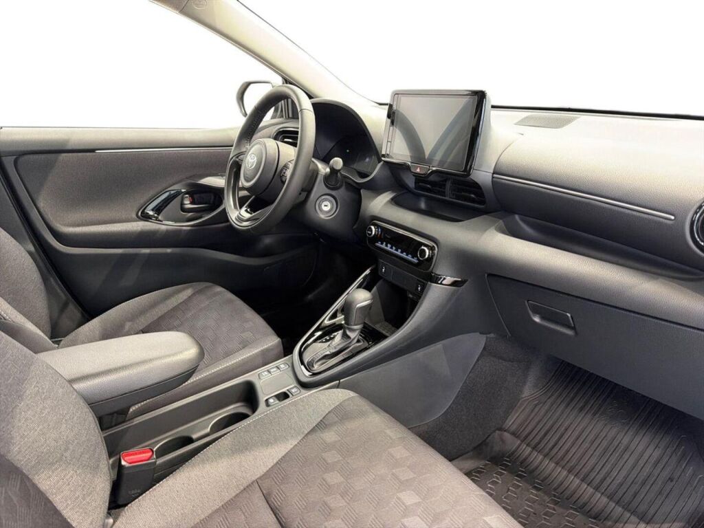 Toyota Yaris 2025 Hopea