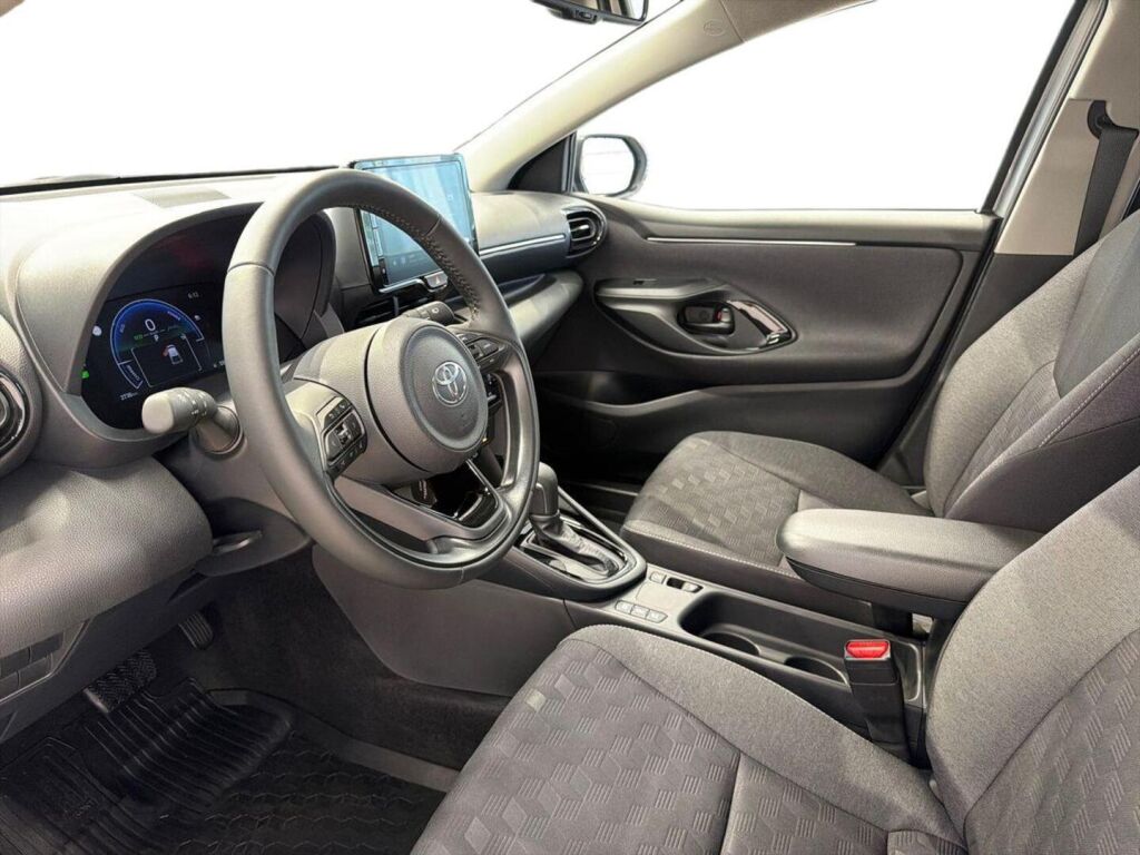 Toyota Yaris 2025 Hopea